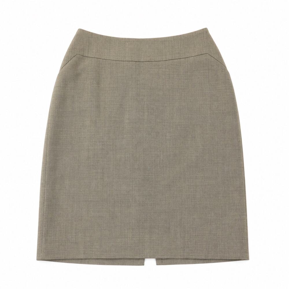 Banana Republic Wool Blend Oatmeal colored pencil skirt. Women’s size 4.